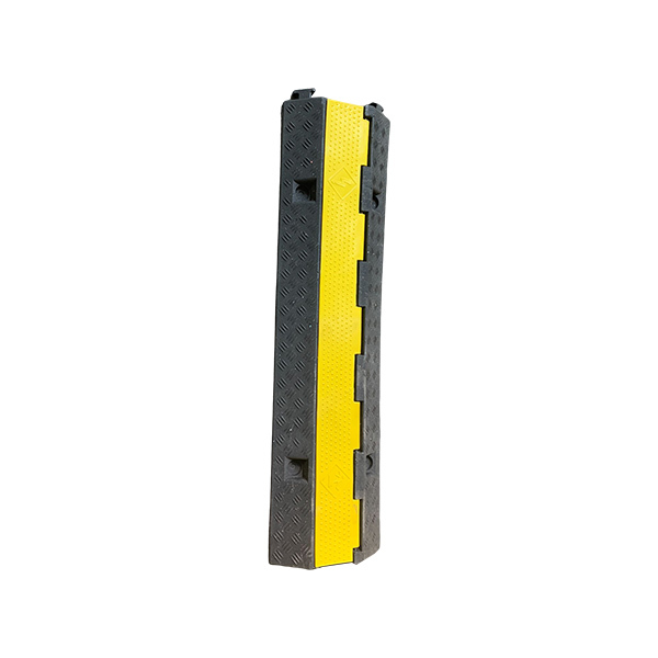 ZKH/震坤行 橡塑线槽减速带 CP-R02B 二线槽 黑黄色 1000×240mm 线槽内宽32mm 线槽内高32mm 总高50mm 1块